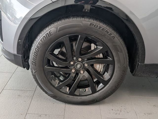 Used 2020 Land Rover Discovery Landmark image 4