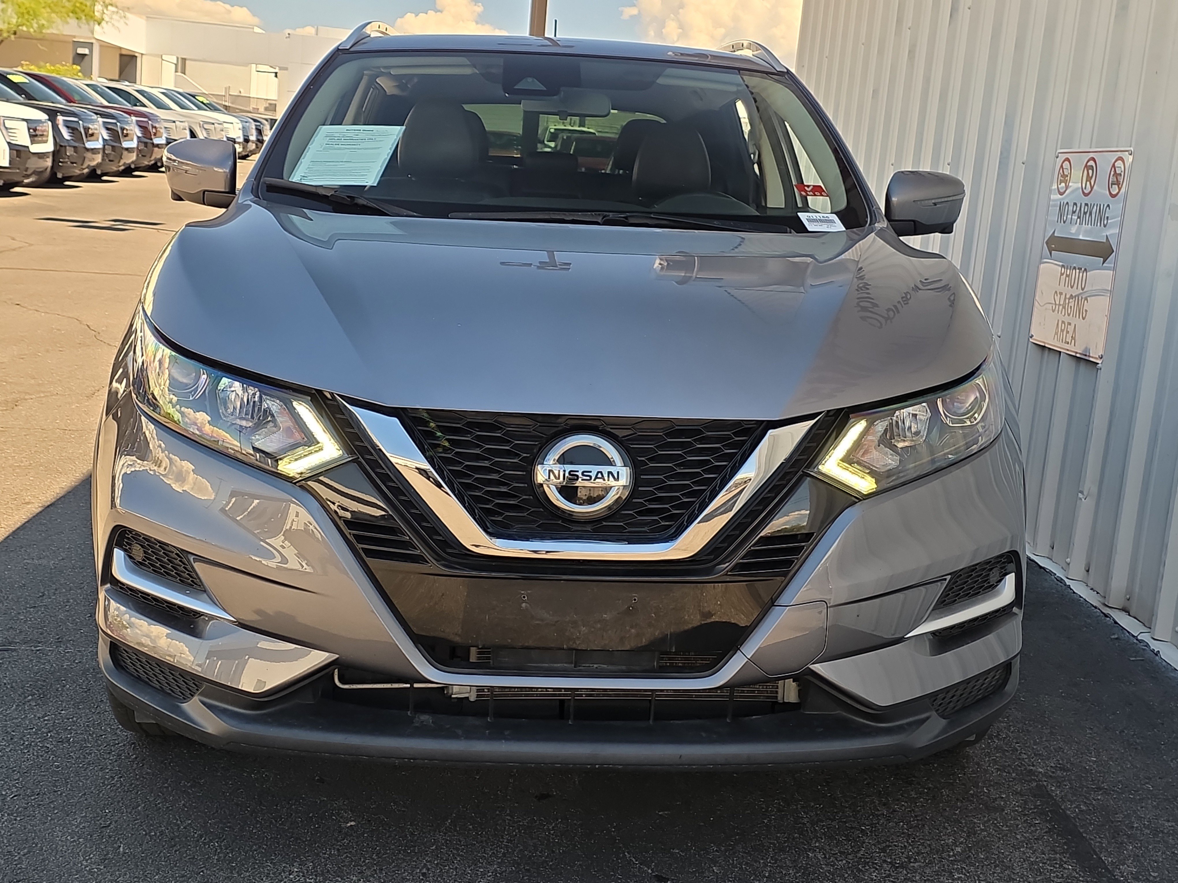Used 2020 Nissan Rogue Sport SL image 2