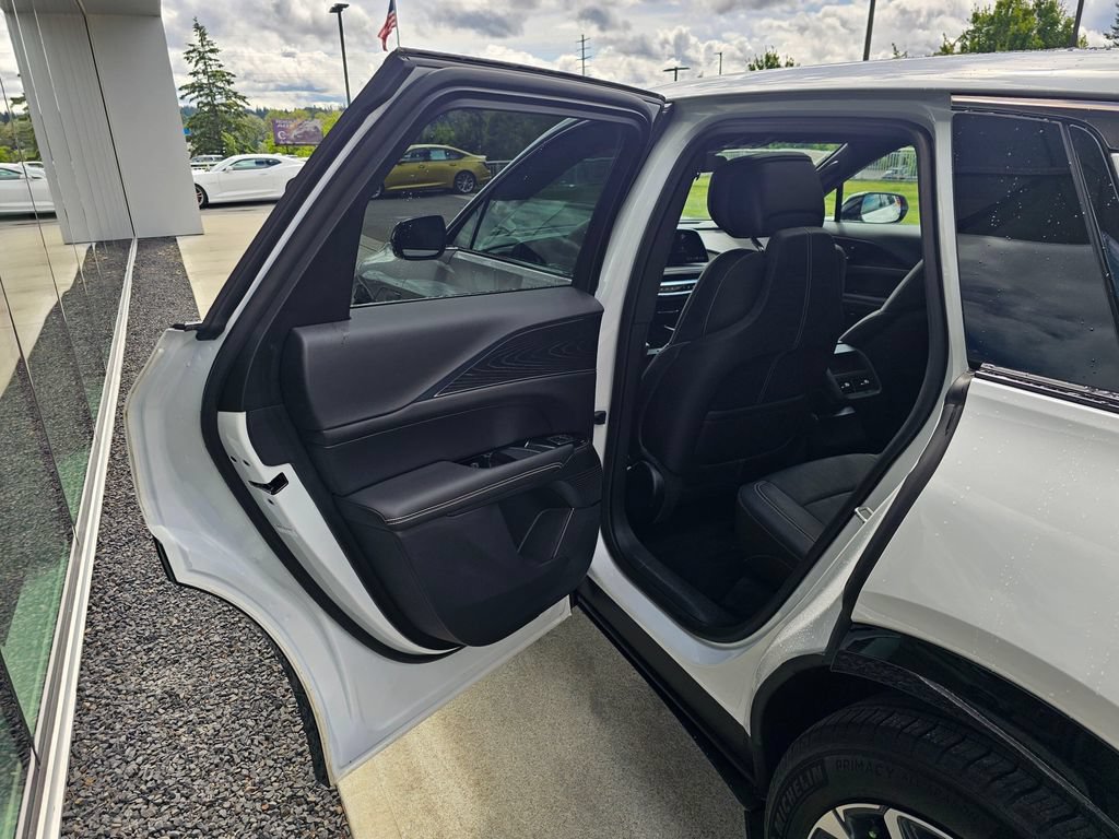 Certified 2024 Cadillac Lyriq Sport AWD/4WD image 15