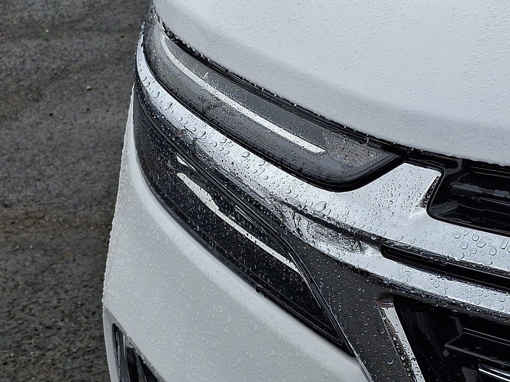 Used 2023 Chevrolet Equinox Premier image 35