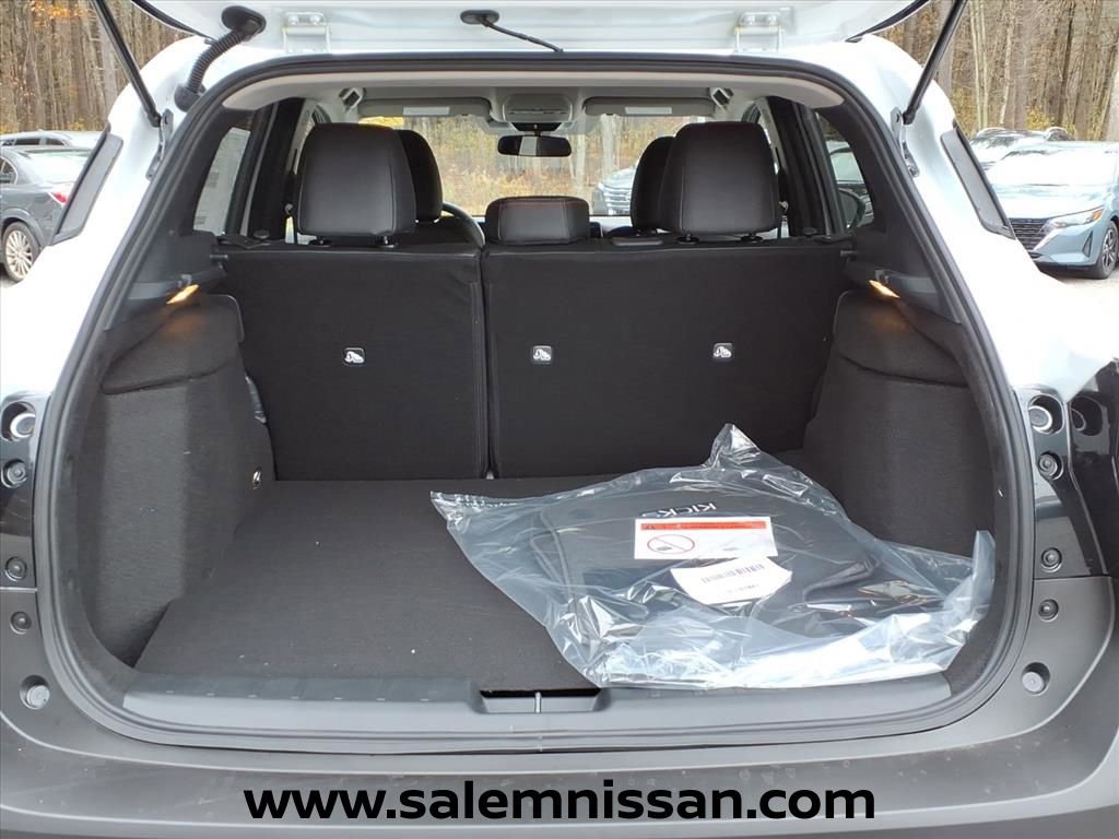 New 2026 Nissan Kicks SR w/ Cold Weather Package AWD/4WD image 6