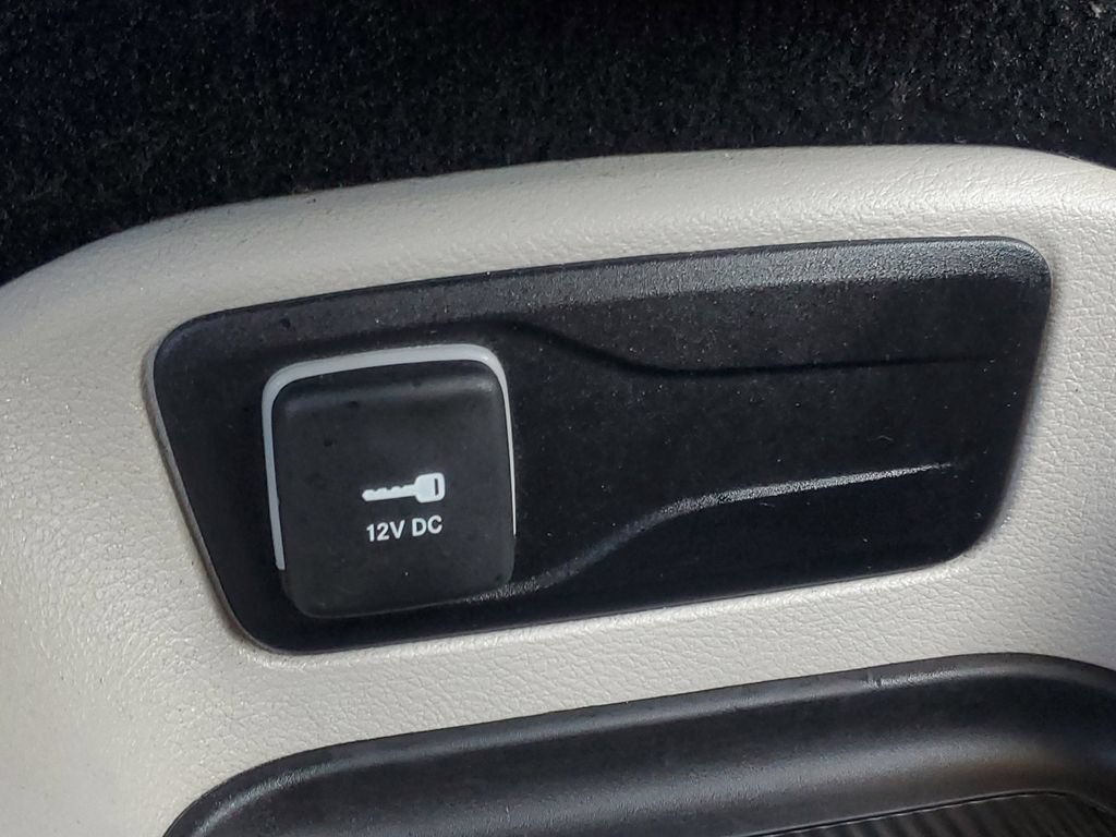 Used 2024 Chrysler Pacifica Touring-L FWD image 30