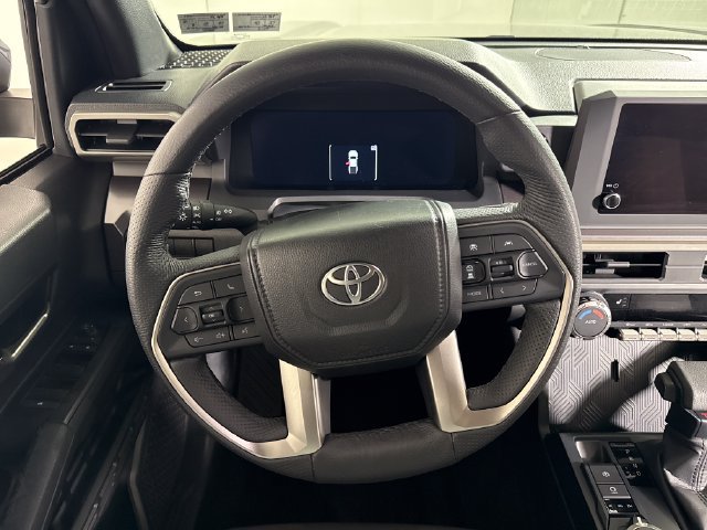 Used 2025 Toyota Tacoma TRD Off-Road AWD/4WD image 23