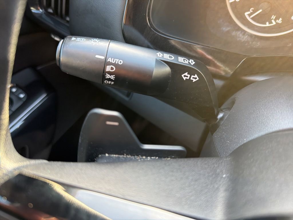 Used 2022 Nissan Pathfinder S image 27