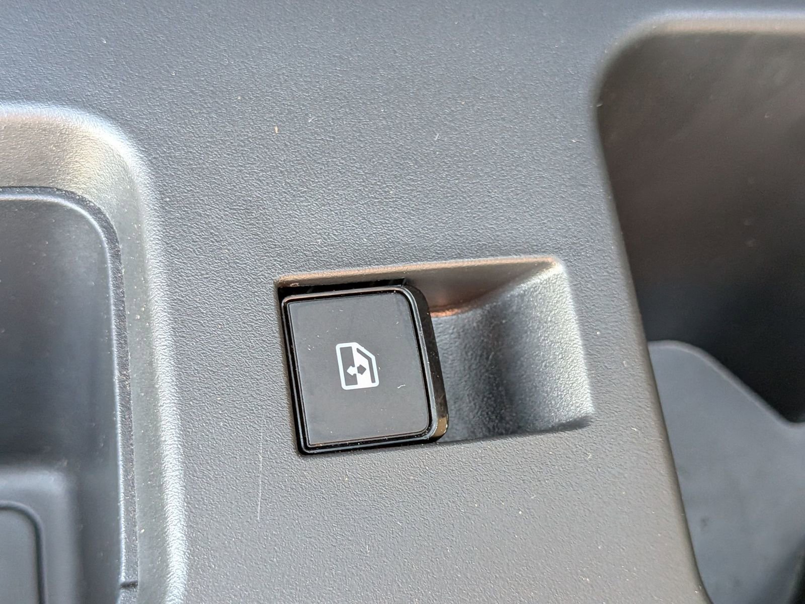 Used 2024 Nissan Pathfinder SL AWD/4WD image 29