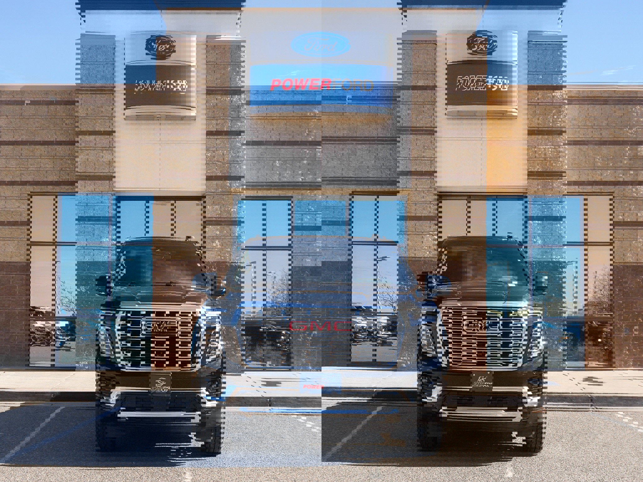 Used 2025 GMC Yukon Denali image 3