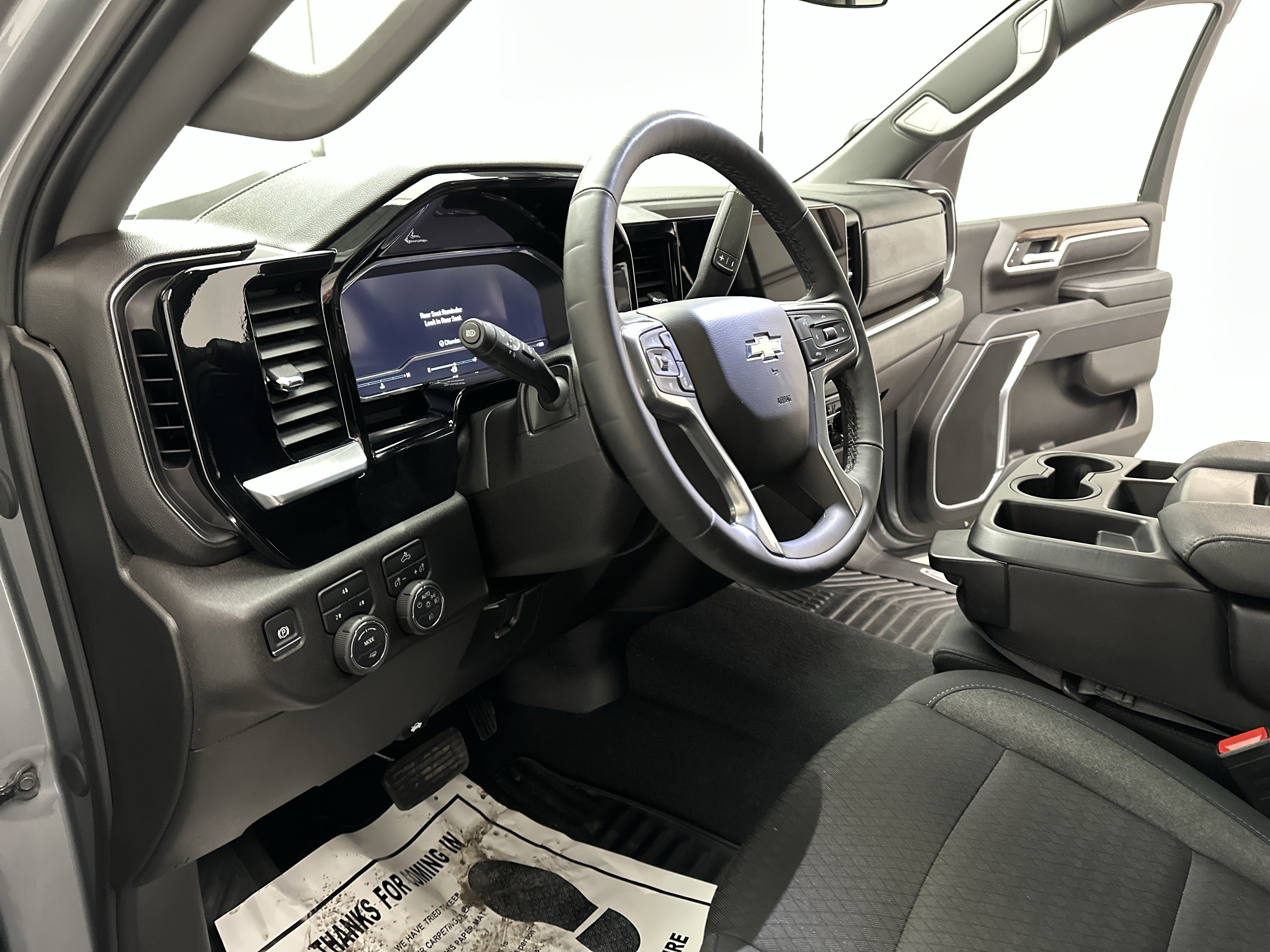 Used 2025 Chevrolet Silverado 2500 LT w/ Convenience Package image 18