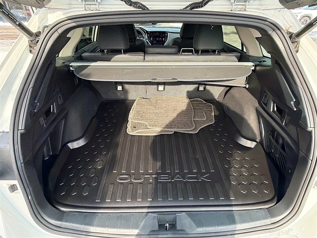 Used 2023 Subaru Outback Onyx Edition image 31