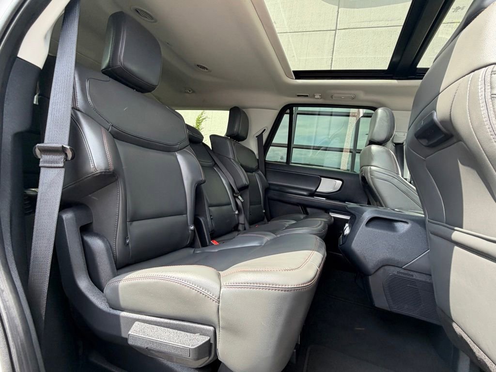 Used 2025 Ford Expedition Active AWD/4WD image 20