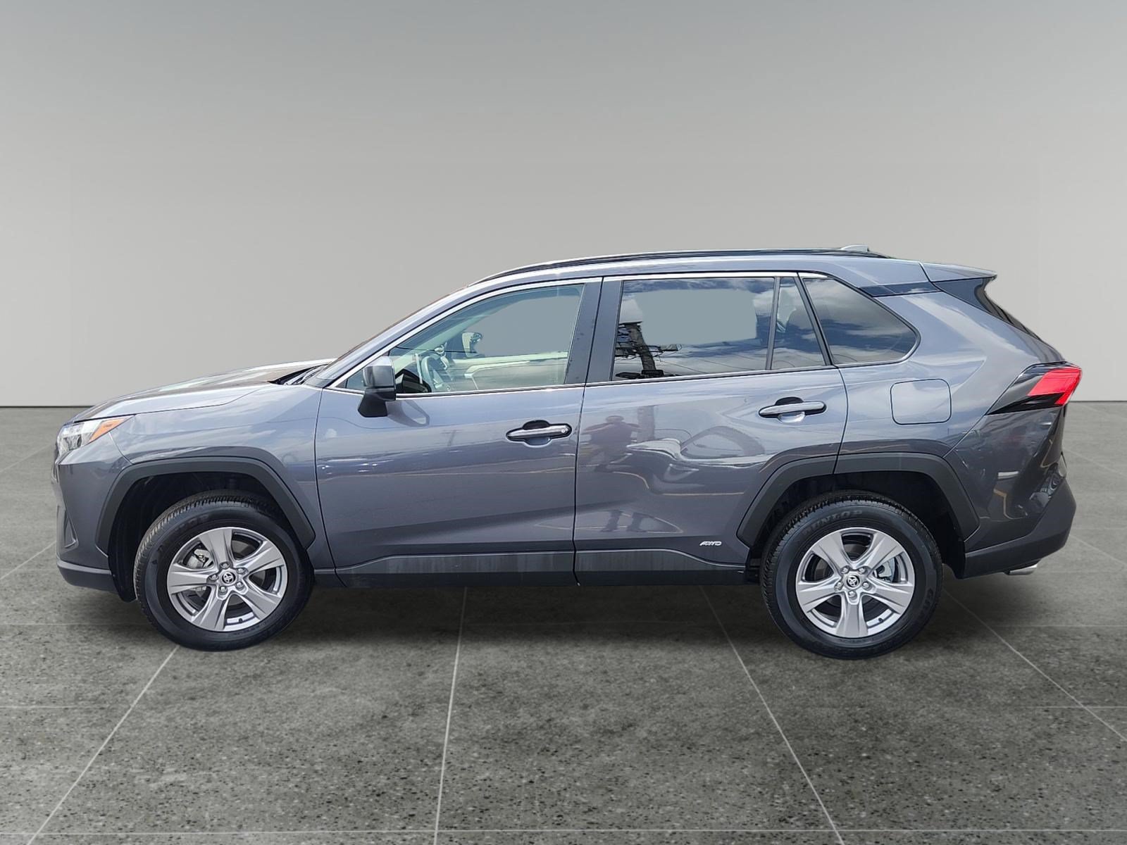 Certified 2025 Toyota RAV4 LE AWD/4WD image 4