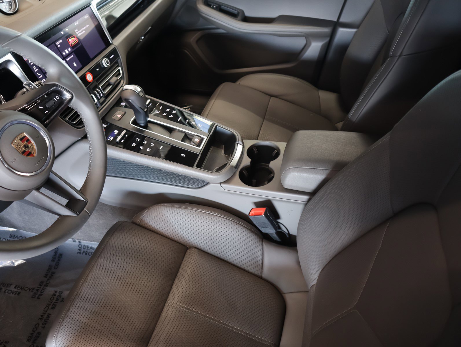 Used 2025 Porsche Macan image 17