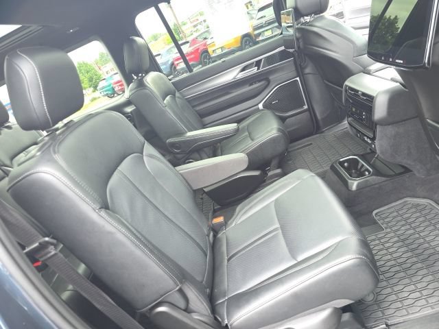 Used 2024 Jeep Wagoneer Series II w/ Convenience Group I AWD/4WD image 57