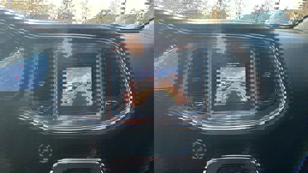 Used 2018 Dodge Challenger SXT w/ Blacktop Package image 28