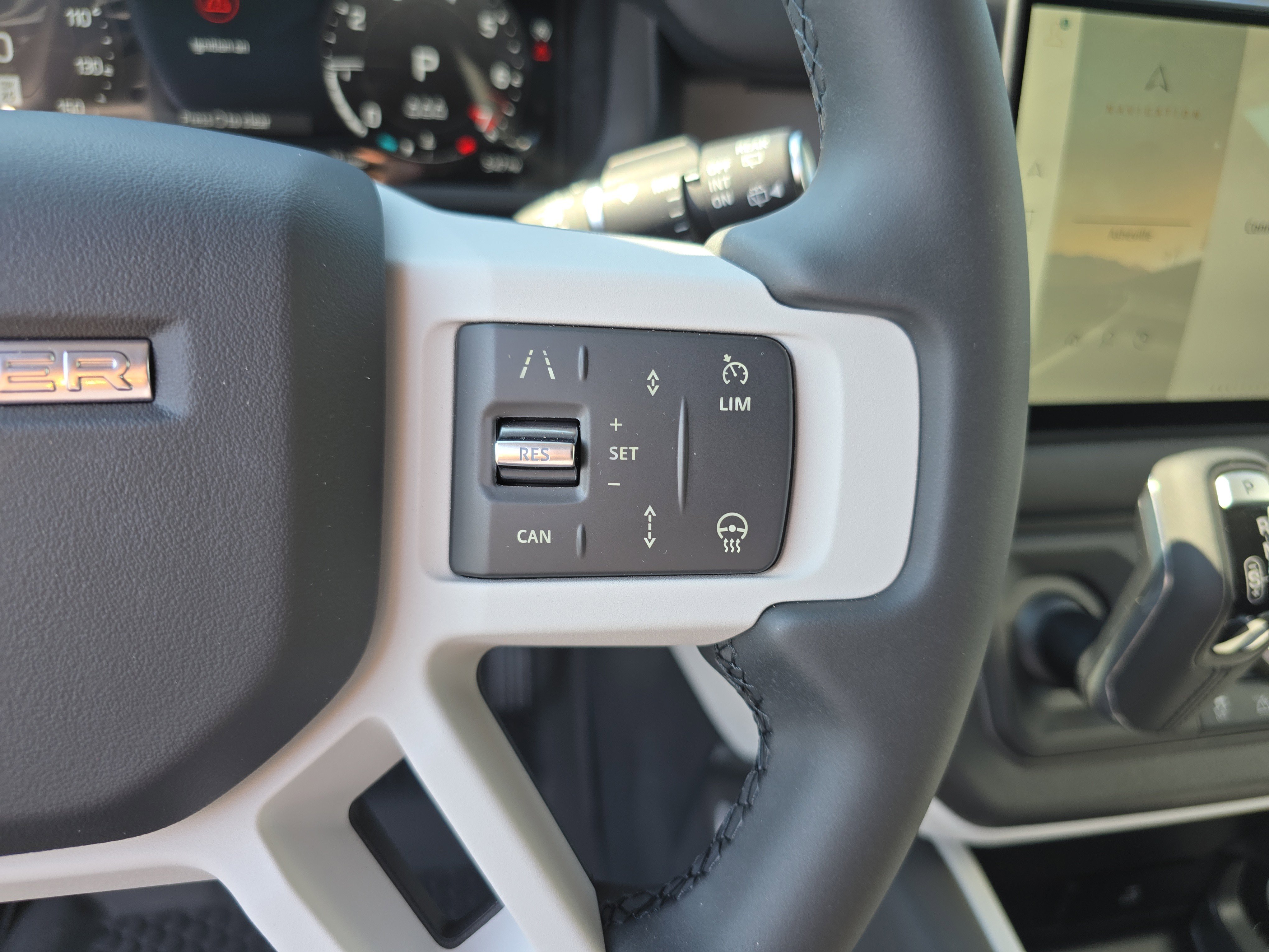 Certified 2025 Land Rover Defender 110 S AWD/4WD image 30