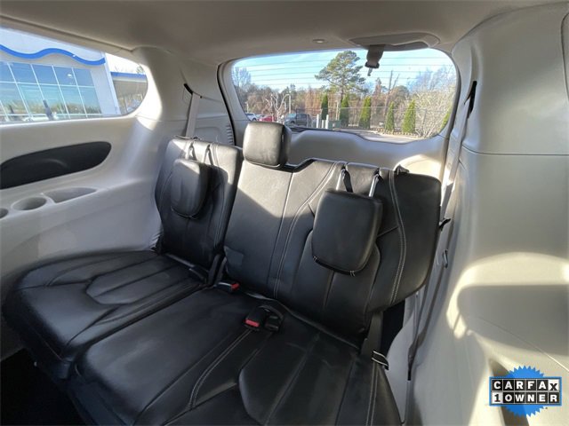 Used 2022 Chrysler Pacifica Touring-L image 22