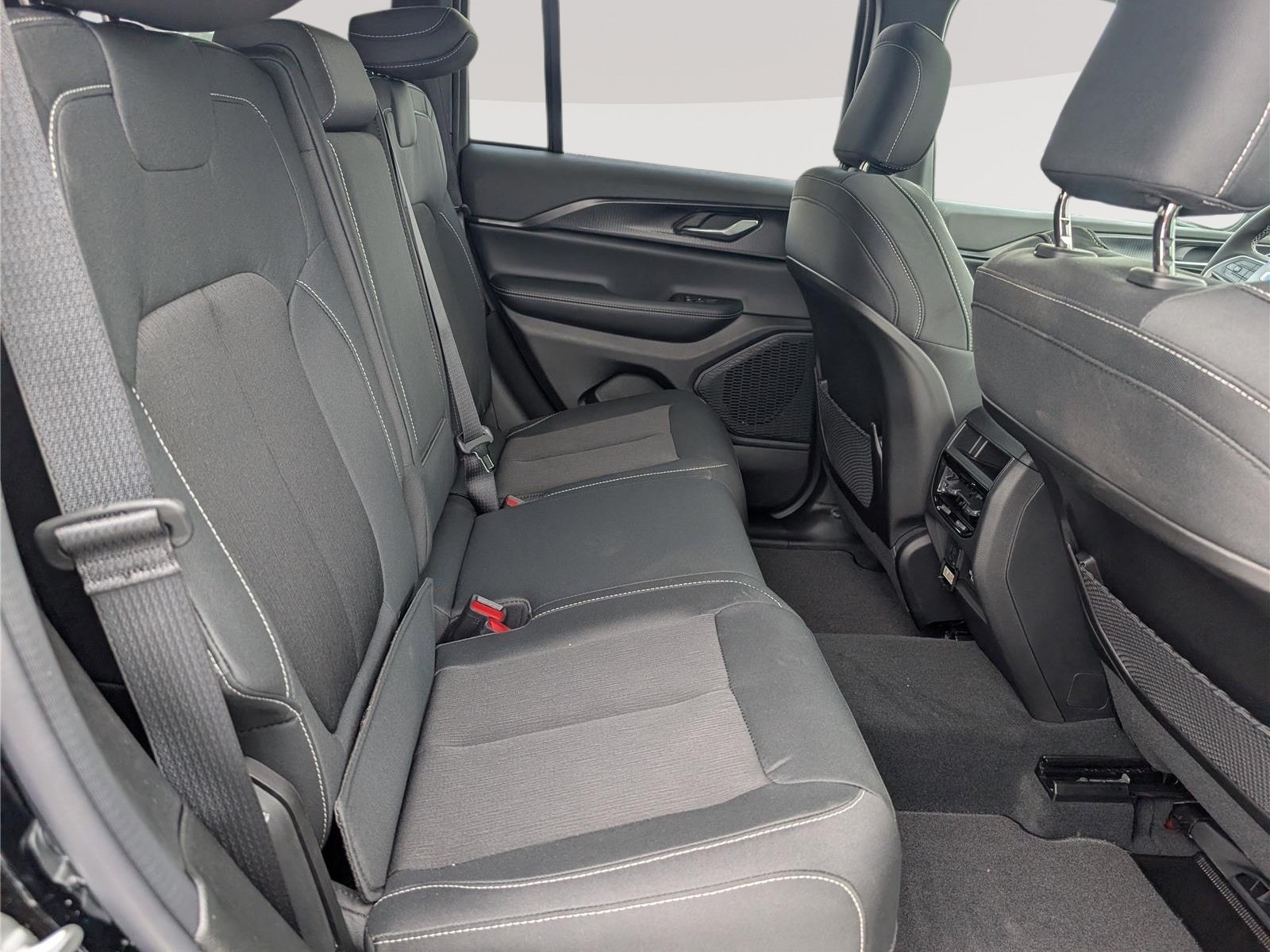 New 2026 Jeep Grand Cherokee Laredo X AWD/4WD image 7