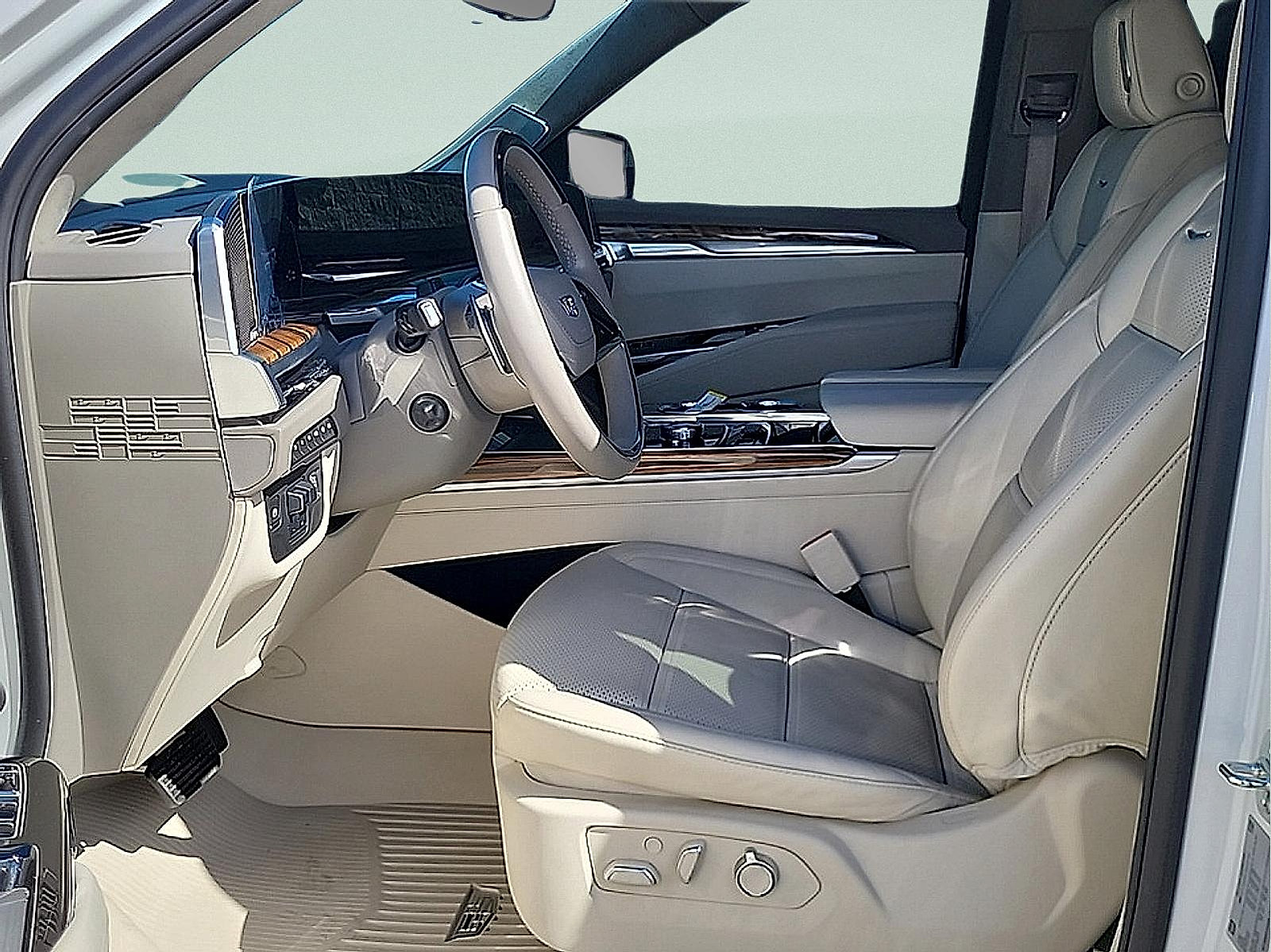 Certified 2025 Cadillac Escalade Sport Platinum AWD/4WD image 16