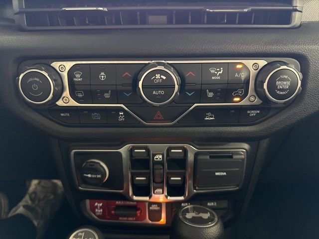Used 2024 Jeep Wrangler Unlimited AWD/4WD image 38