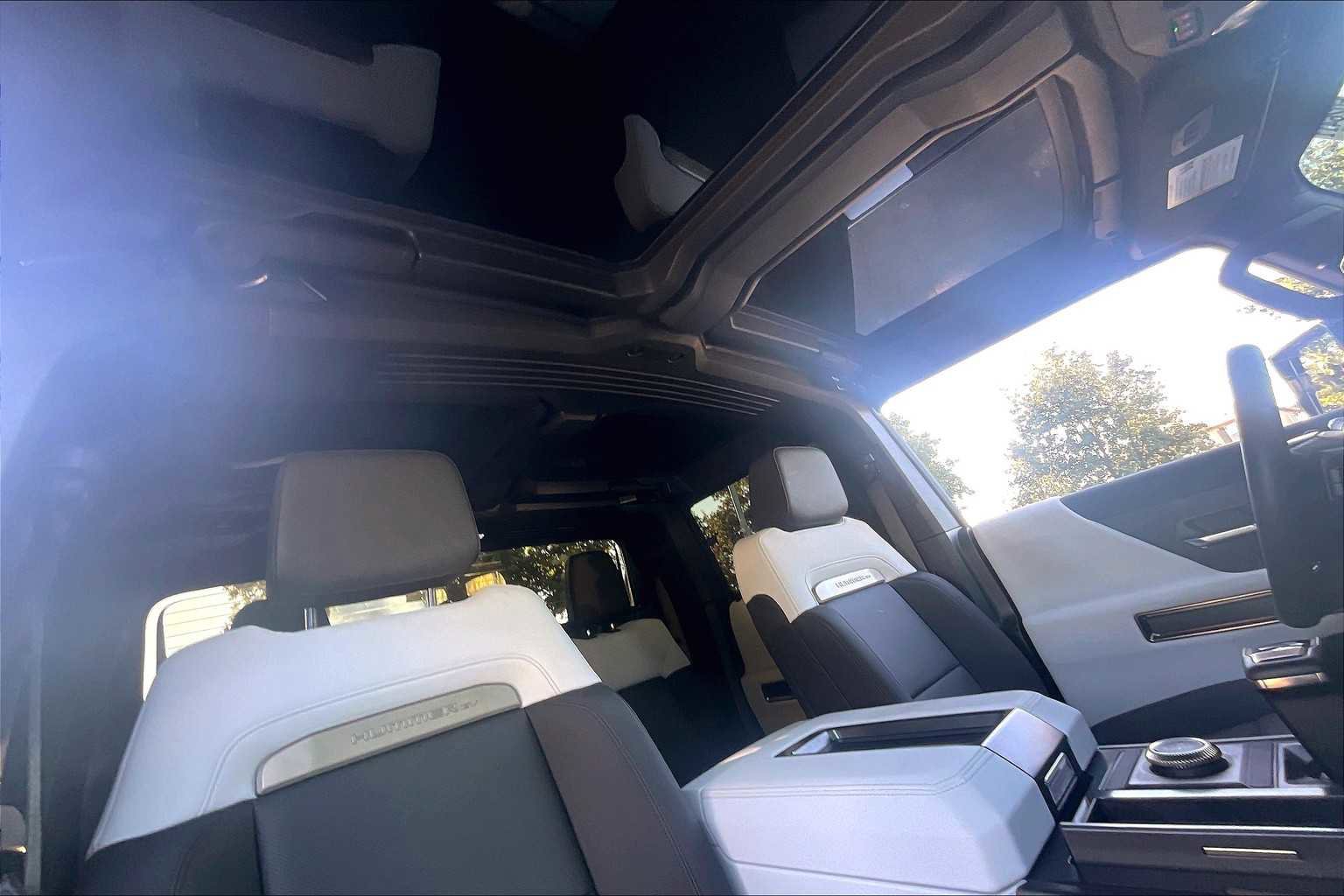 Used 2025 GMC Hummer EV 2X image 25