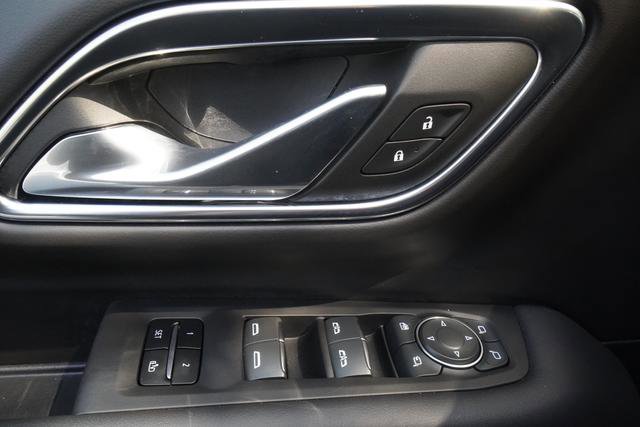 Used 2024 Chevrolet Tahoe High Country w/ Advanced Technology Package image 13