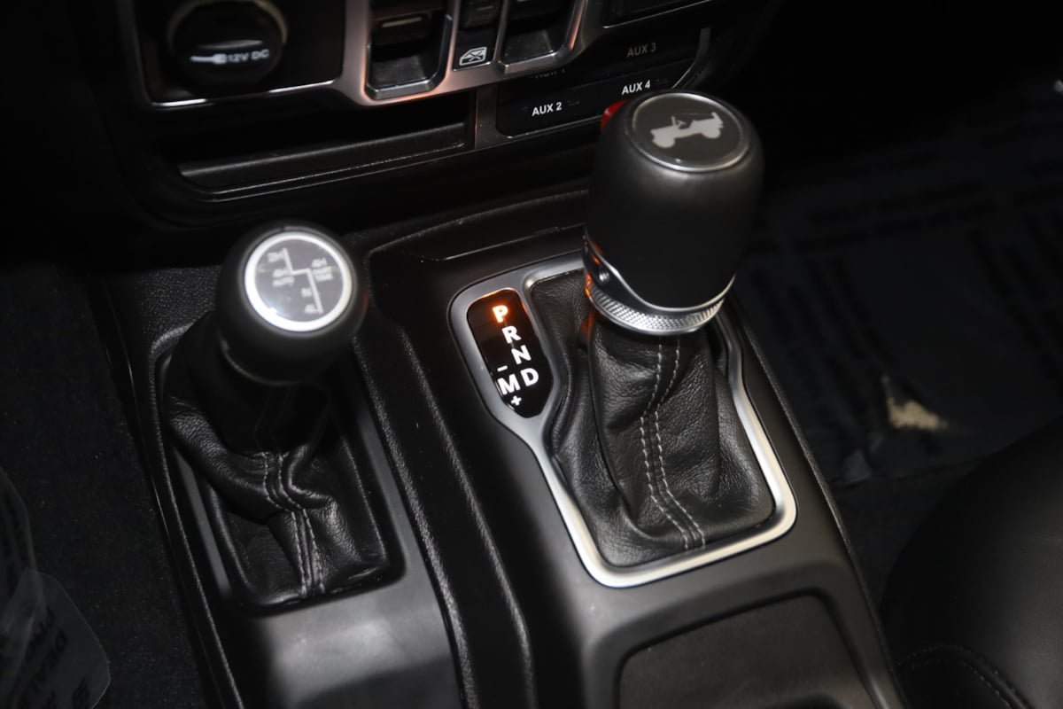 Used 2024 Jeep Wrangler High Altitude AWD/4WD image 7