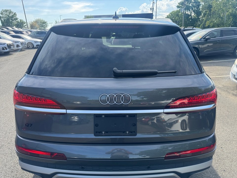 Certified 2025 Audi Q7 2.0T Premium w/ Convenience Package AWD/4WD image 14