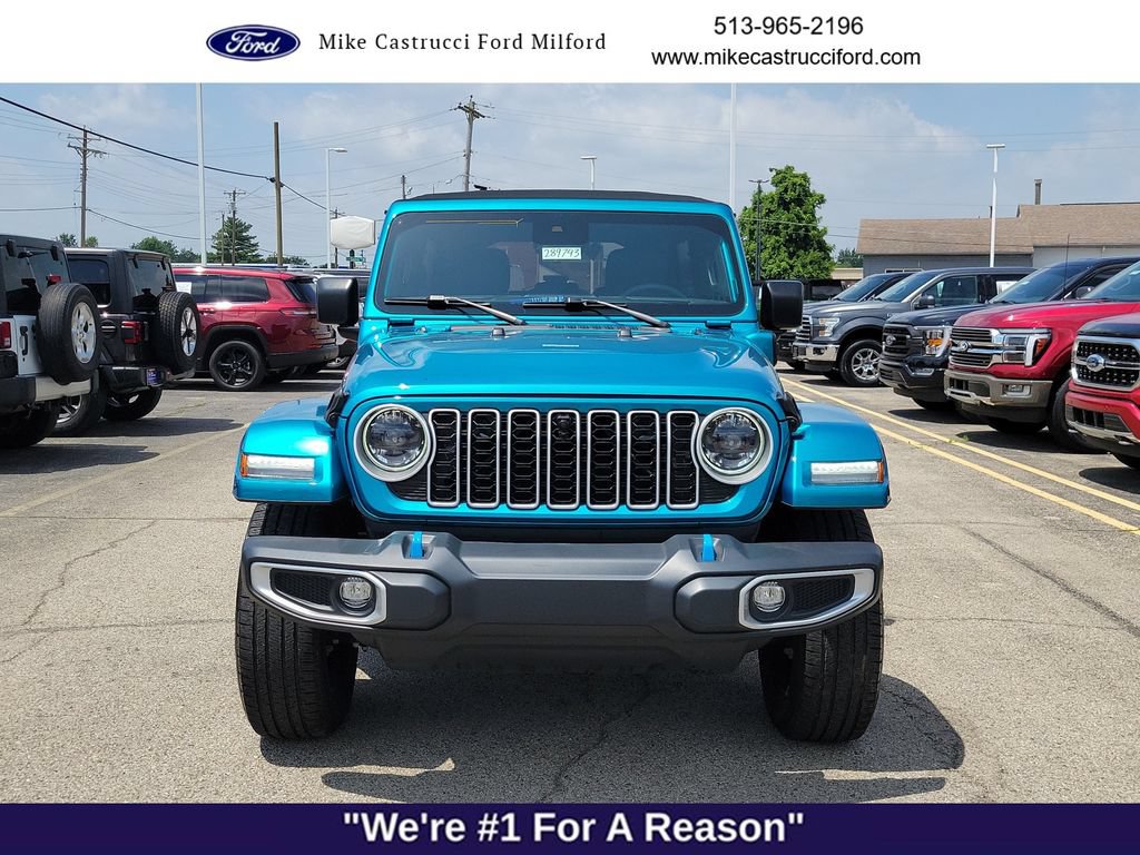 Used 2024 Jeep Wrangler Unlimited Sahara w/ Technology Group AWD/4WD image 8