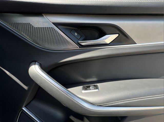 Used 2025 Jaguar F-PACE R-Dynamic S image 22