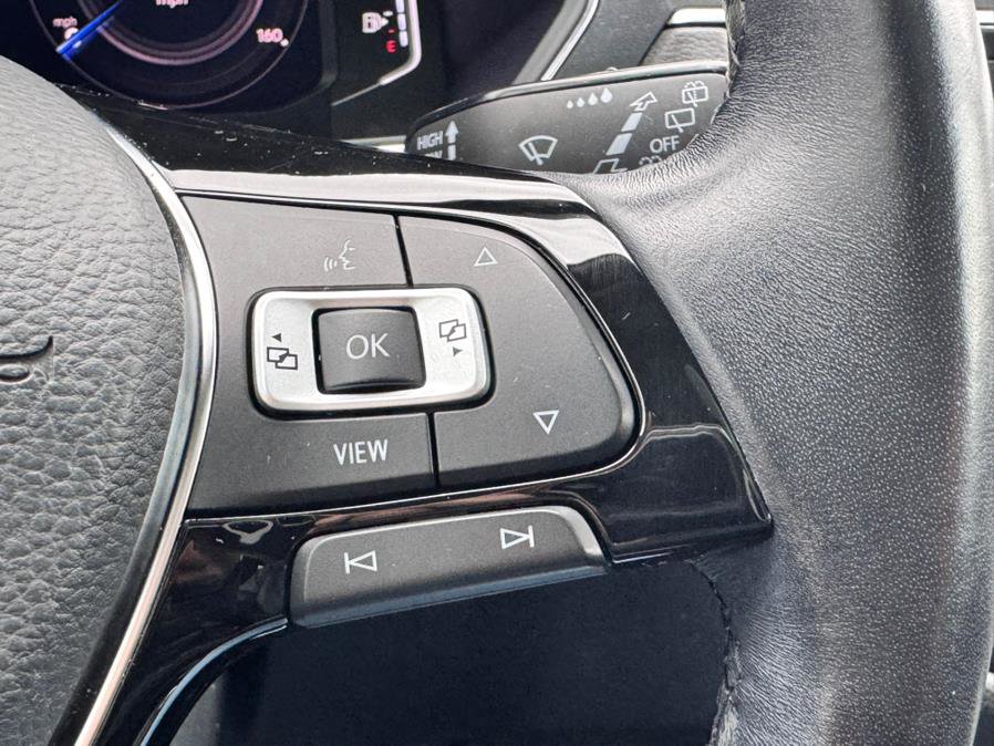 Used 2019 Volkswagen Tiguan SEL Premium image 26