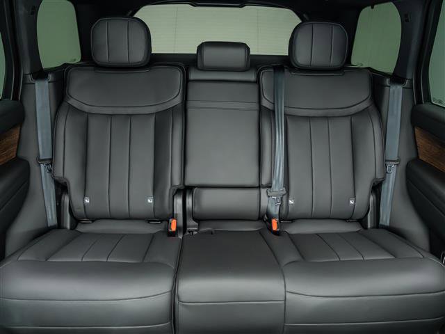 Used 2025 Land Rover Range Rover SE image 17