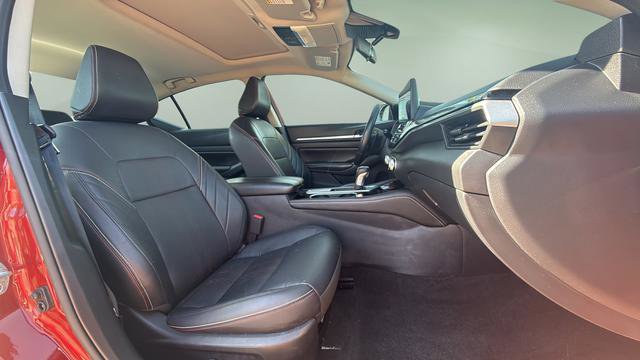 Used 2024 Nissan Altima 2.5 SR w/ SR Premium Package image 11