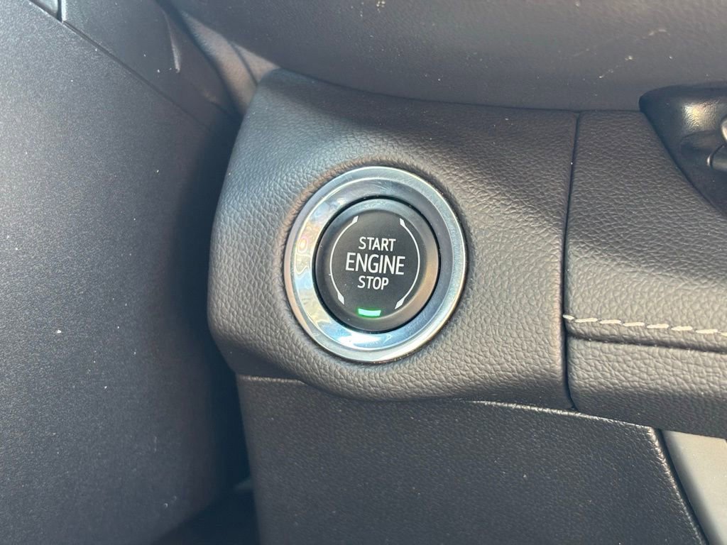 Used 2023 Buick Envision Avenir FWD image 35