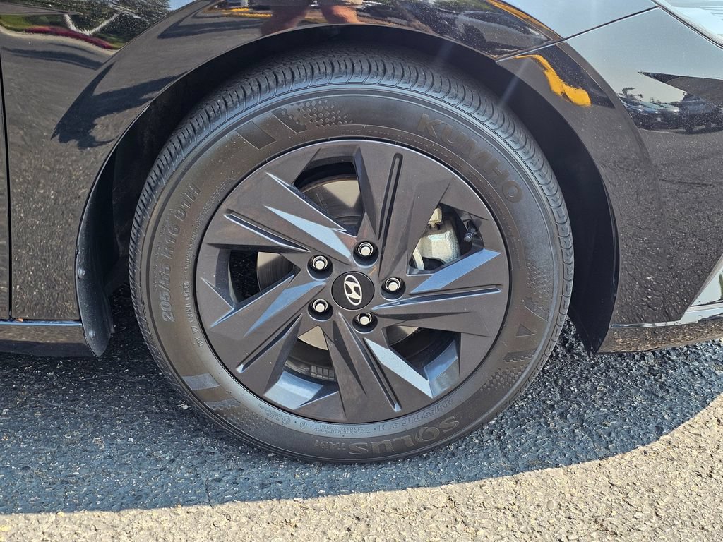 Used 2023 Hyundai Elantra SEL FWD image 9