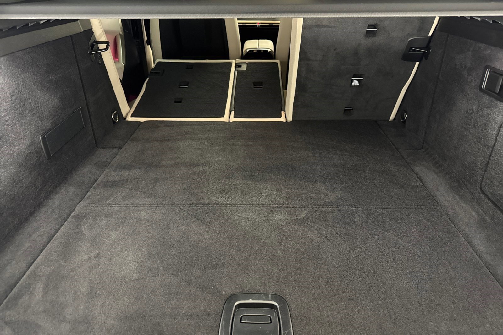 Used 2024 BMW iX xDrive50 w/ Sport Package image 33