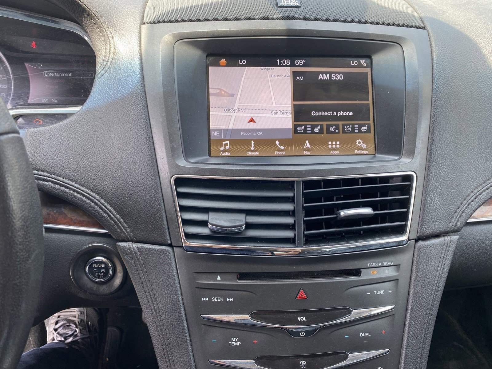 Used 2019 Lincoln MKT AWD image 12