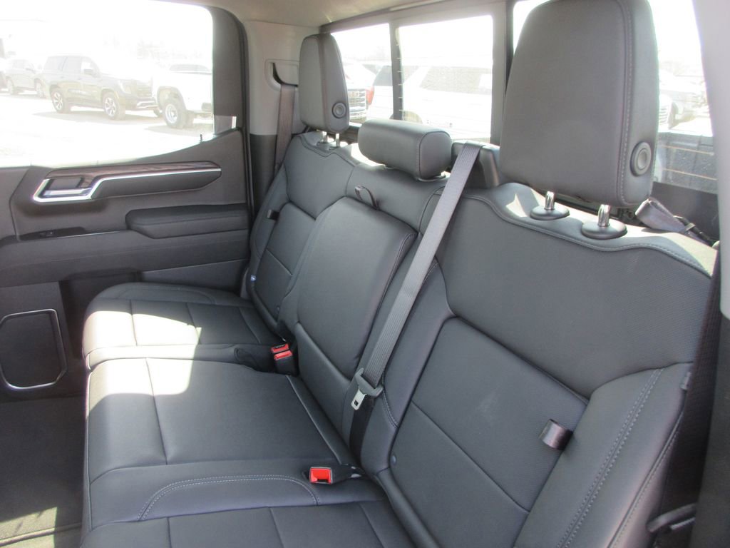 New 2026 GMC Sierra 1500 SLT image 13