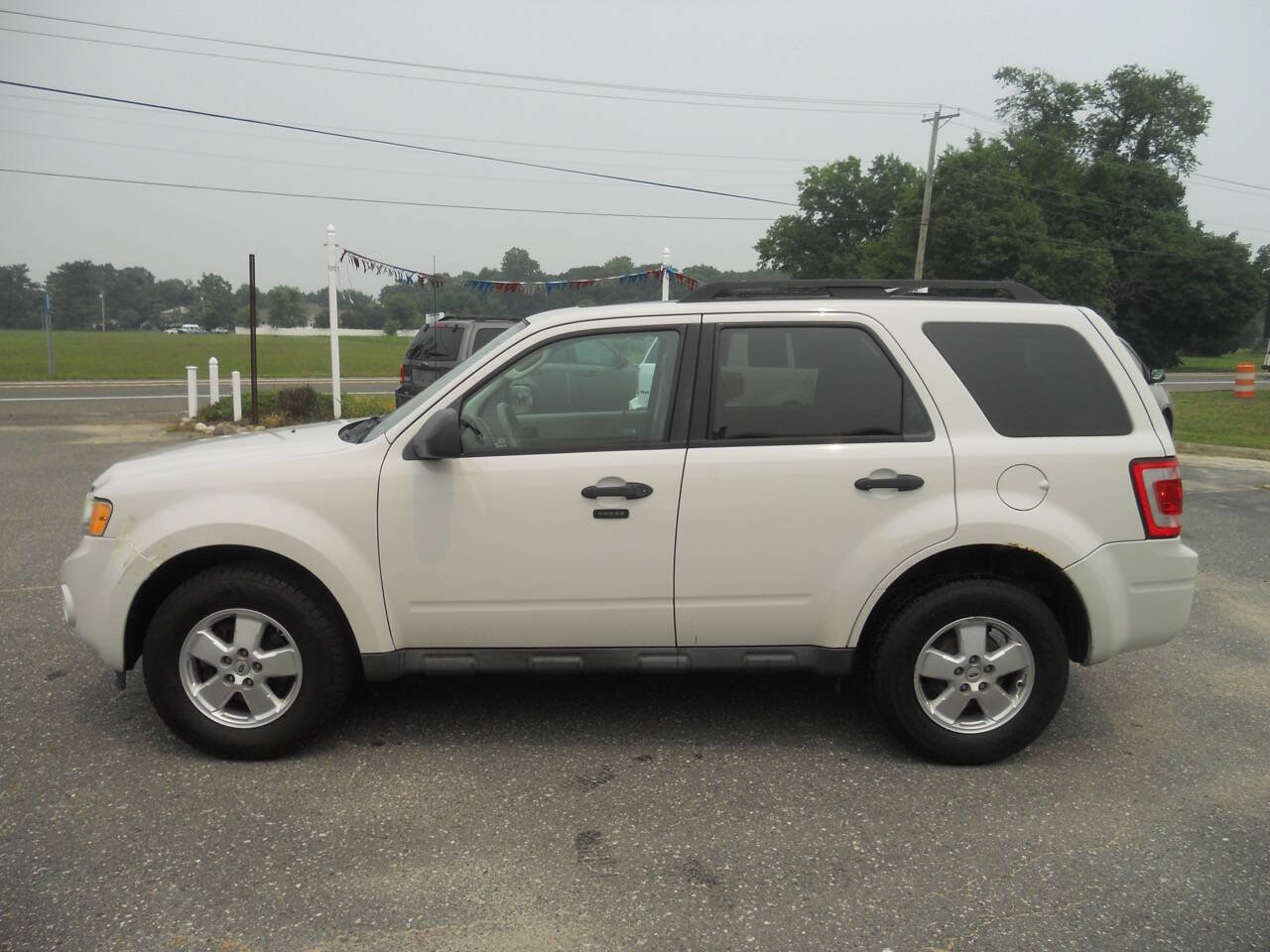 Used 2011 Ford Escape XLT w/ 203A Rapid Spec Order Code FWD image 2