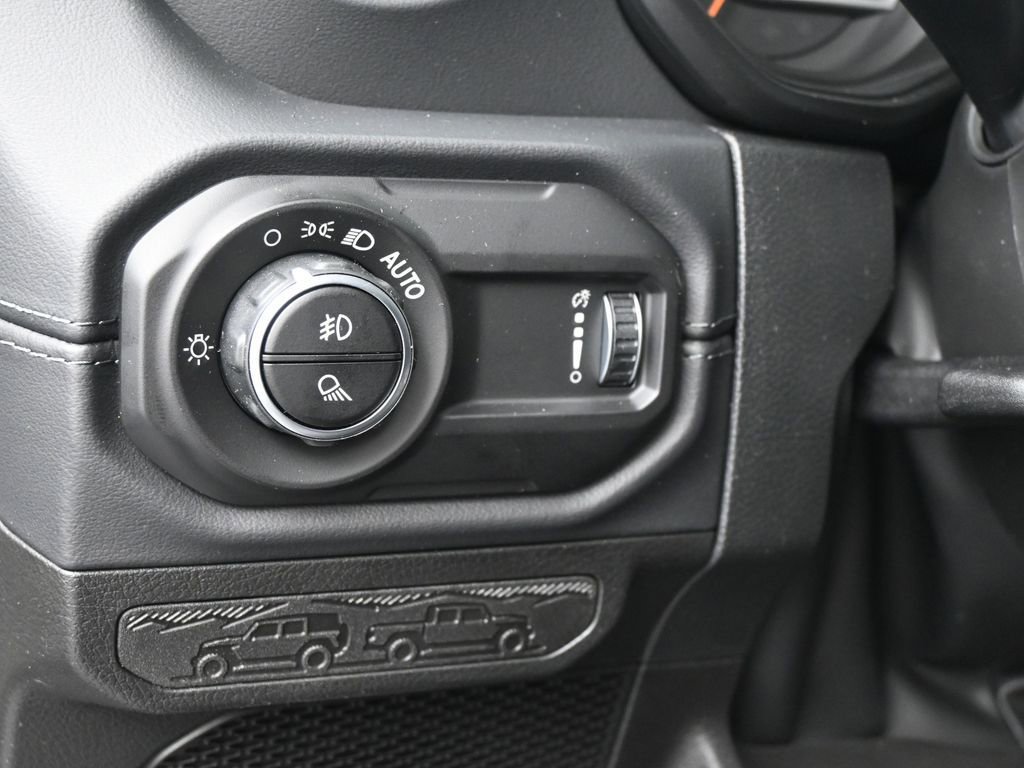 New 2026 Jeep Gladiator Sahara image 14