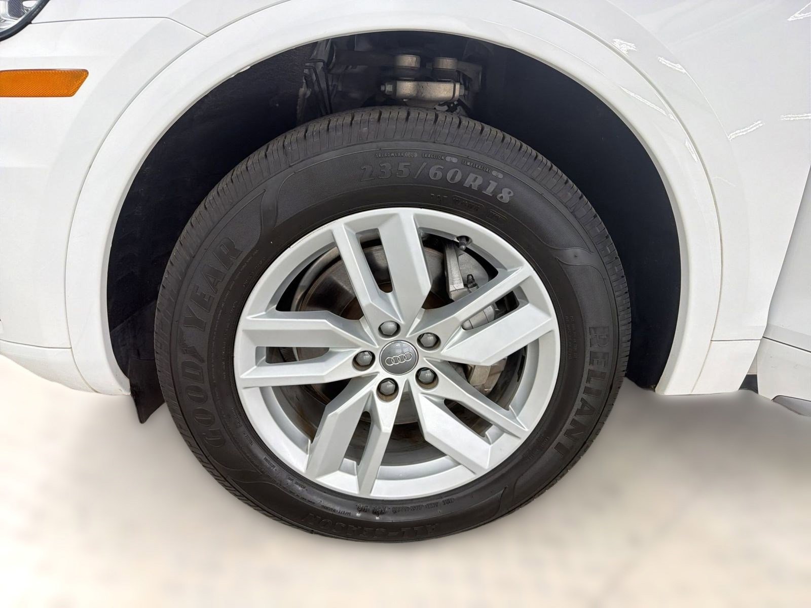 Used 2020 Audi Q5 Premium w/ Convenience Package image 11