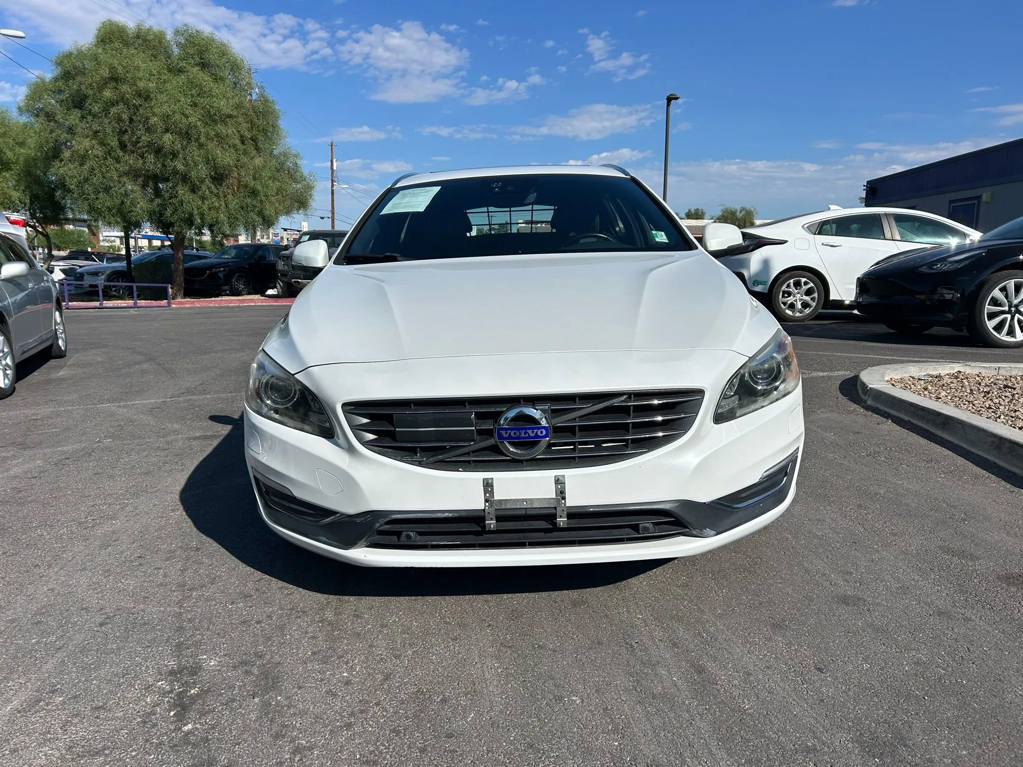 Used 2016 Volvo V60 T5 Platinum image 2