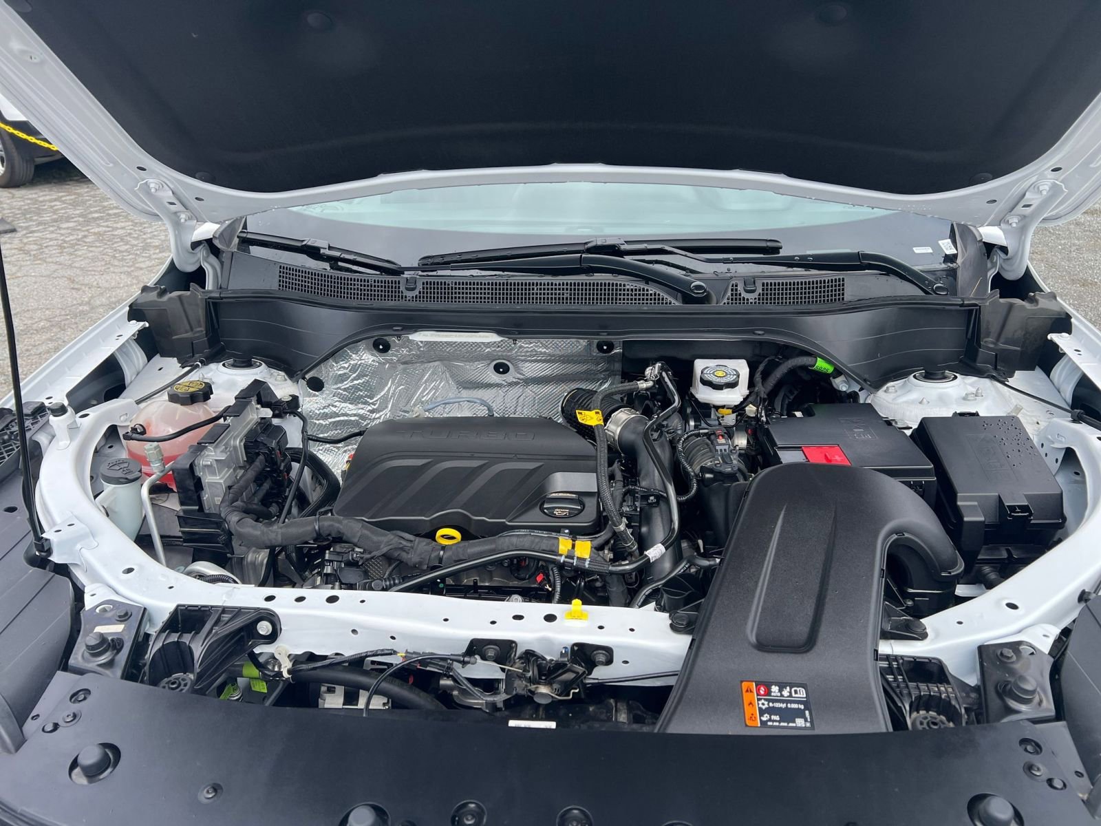 Used 2025 Chevrolet Trax LT FWD image 31