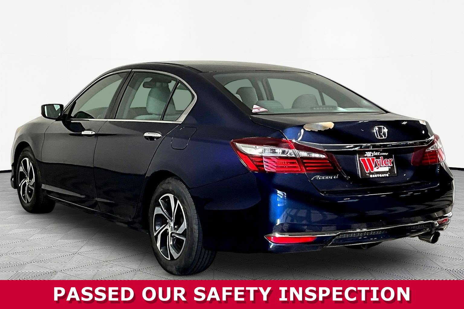 Used 2016 Honda Accord LX image 4