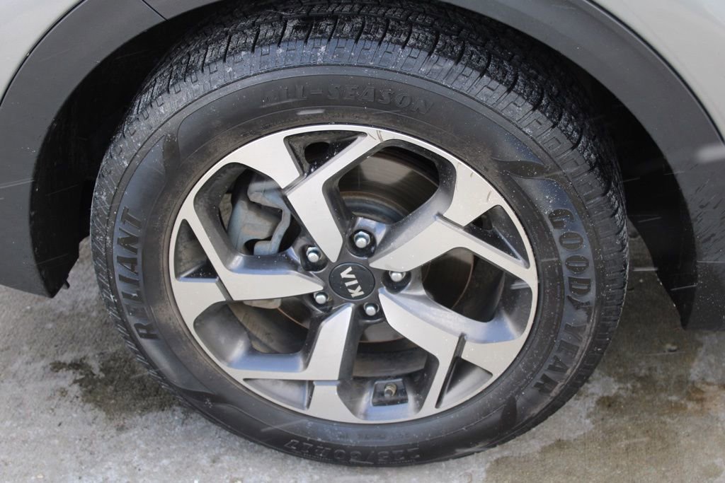 Used 2020 Kia Sportage LX image 11