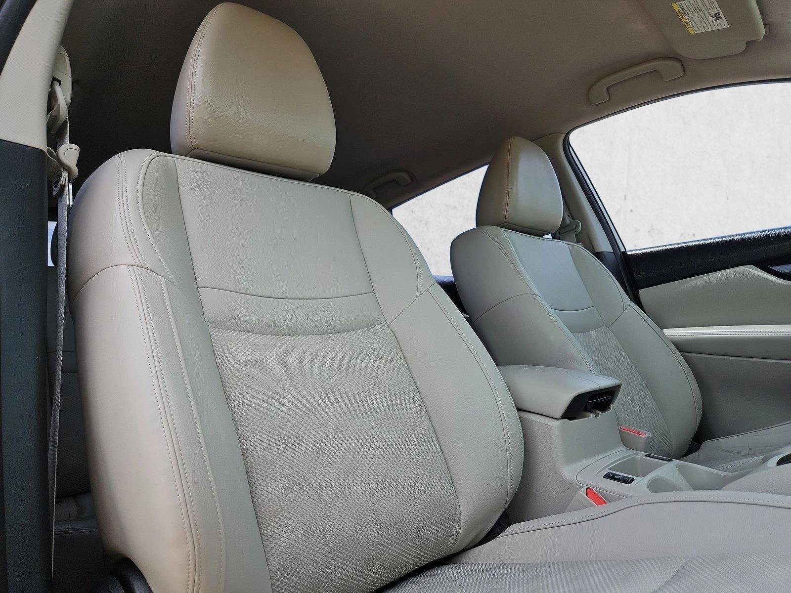 Used 2022 Nissan Rogue Sport SV w/ Technology Package FWD image 23