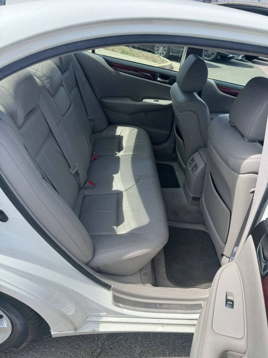 Used 2003 Lexus ES 330 w/ Premium Pkg FWD image 25