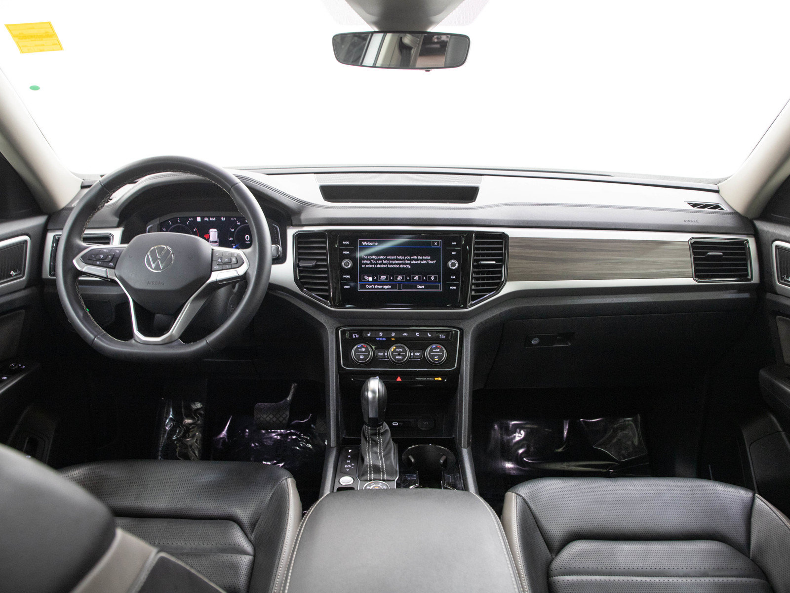 Used 2023 Volkswagen Atlas SEL AWD/4WD image 18
