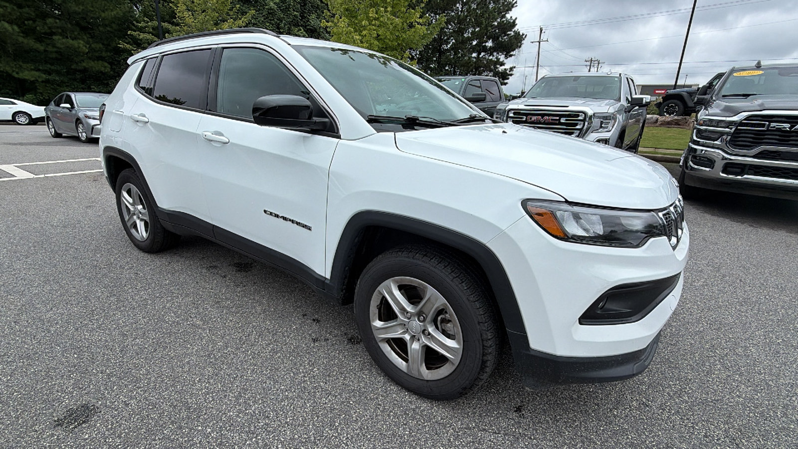 Used 2024 Jeep Compass Latitude w/ Altitude Special Edition AWD/4WD image 5