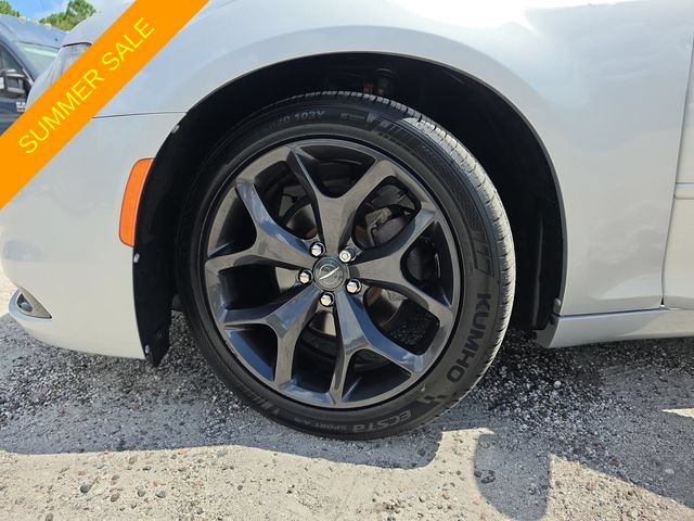 Certified 2021 Chrysler 300 Touring w/ Sport Appearance Package RWD image 27