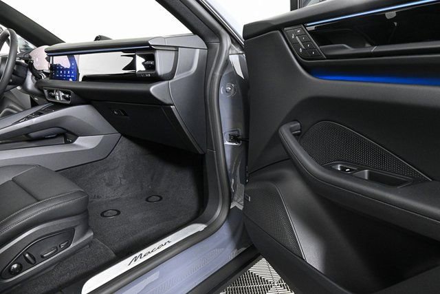 Certified 2025 Porsche Macan Electric image 25