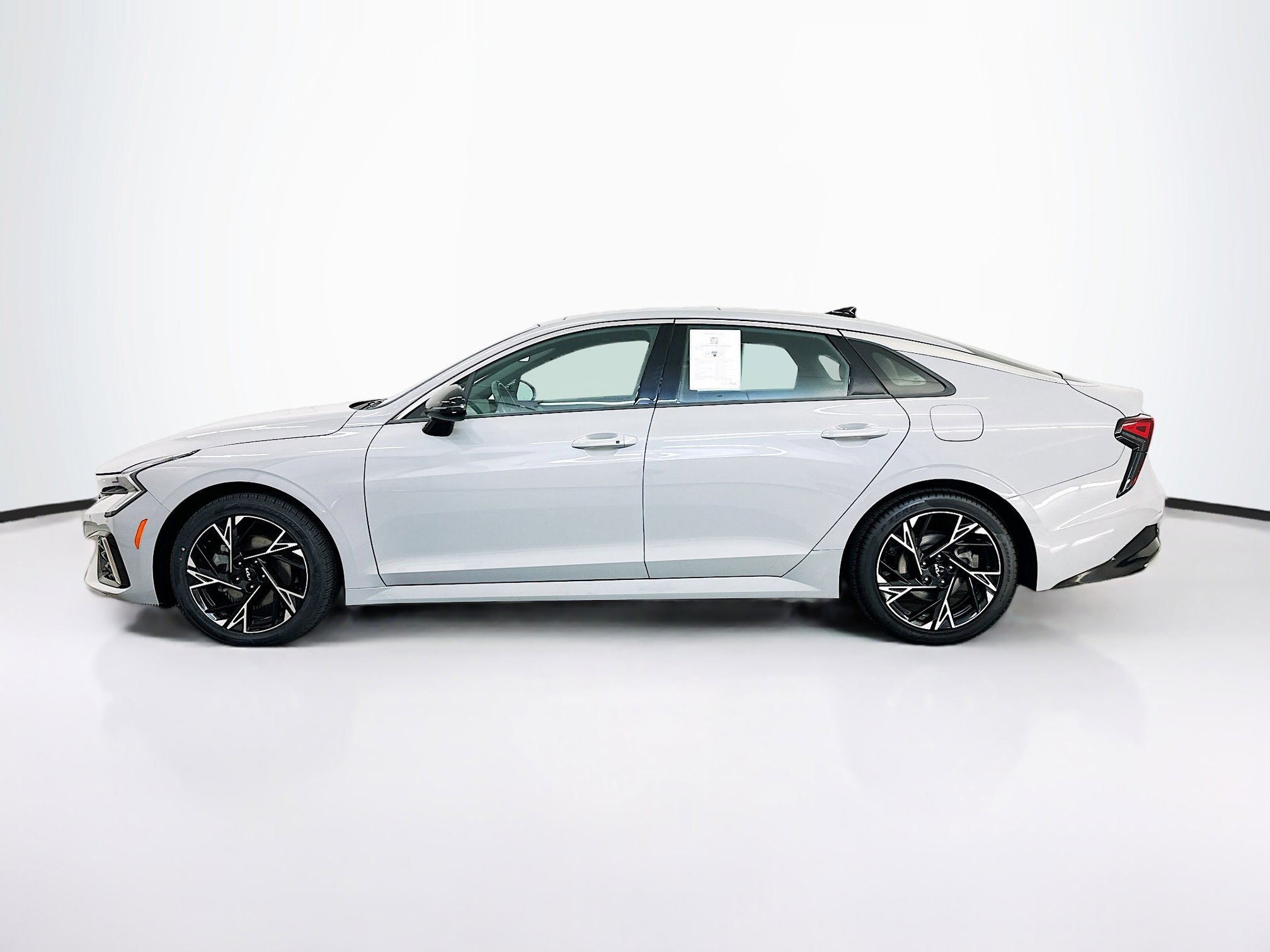 Used 2025 Kia K5 GT-Line w/ GT-Line Premium Package AWD/4WD image 4